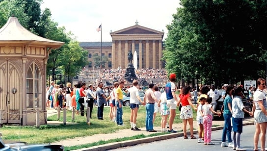 Hands_Across_America_Philadelphia.jpg